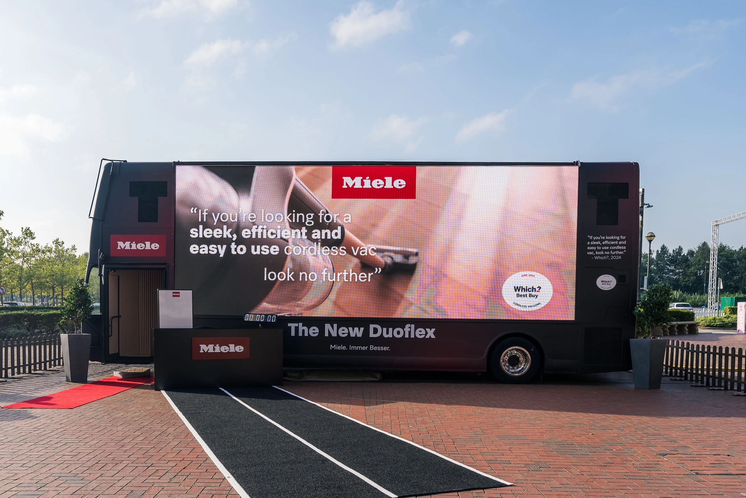 On tour / the digital screen and product demonstration area.